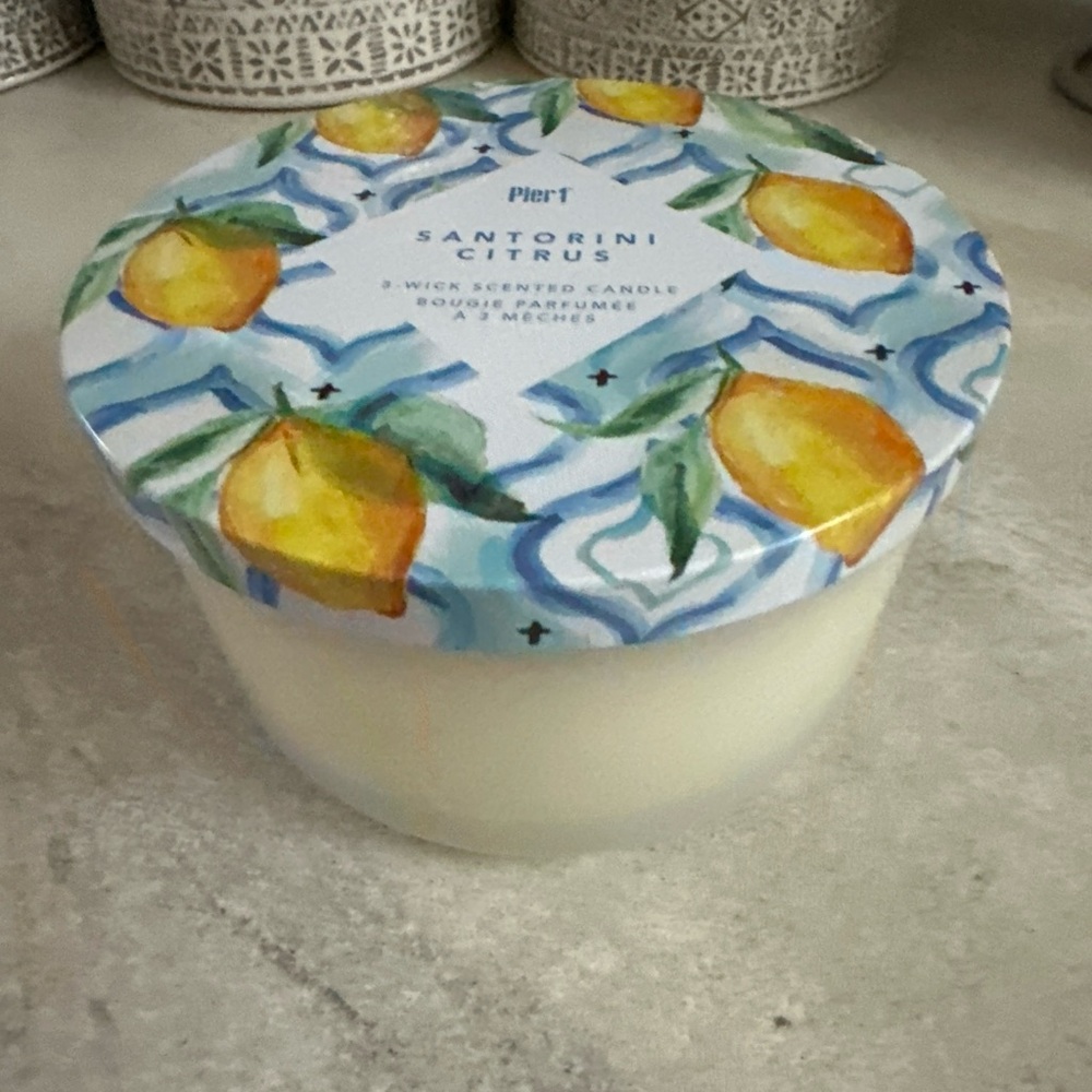 Pier 1 Santorini Citrus Candle with Lemon Design - Picture 3 of 10